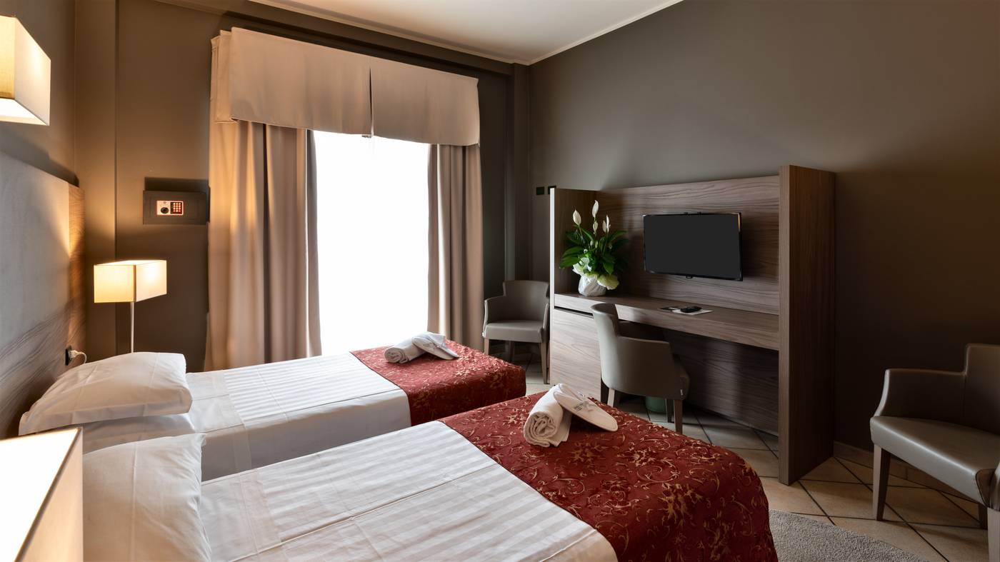 Sunflower-Hotel-Room-22