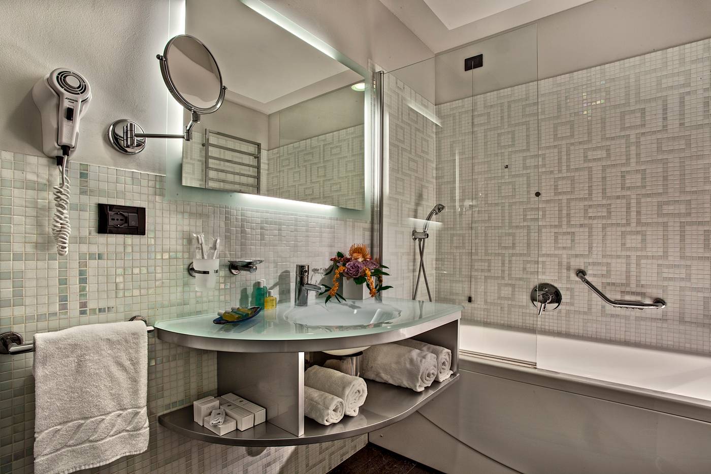 Park-Hotel-Junior-Room-18