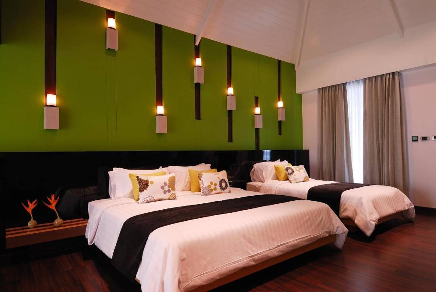 Long Beach Garden Hotel and Pavilions-Thailand-Pattaya City-Room-1