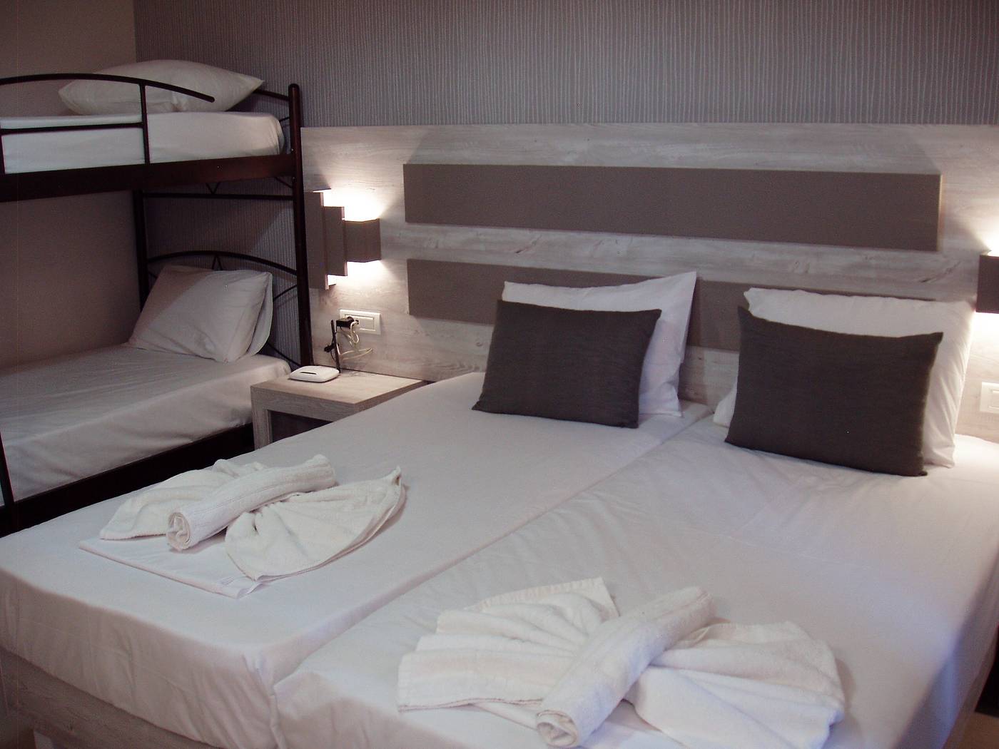 Paradise-Apartments-And-Studios-Room-48