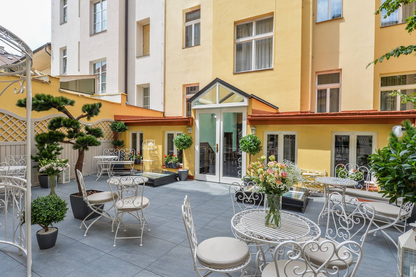 Hastal-Hotel-Prague-Old-Town-Terrace-1