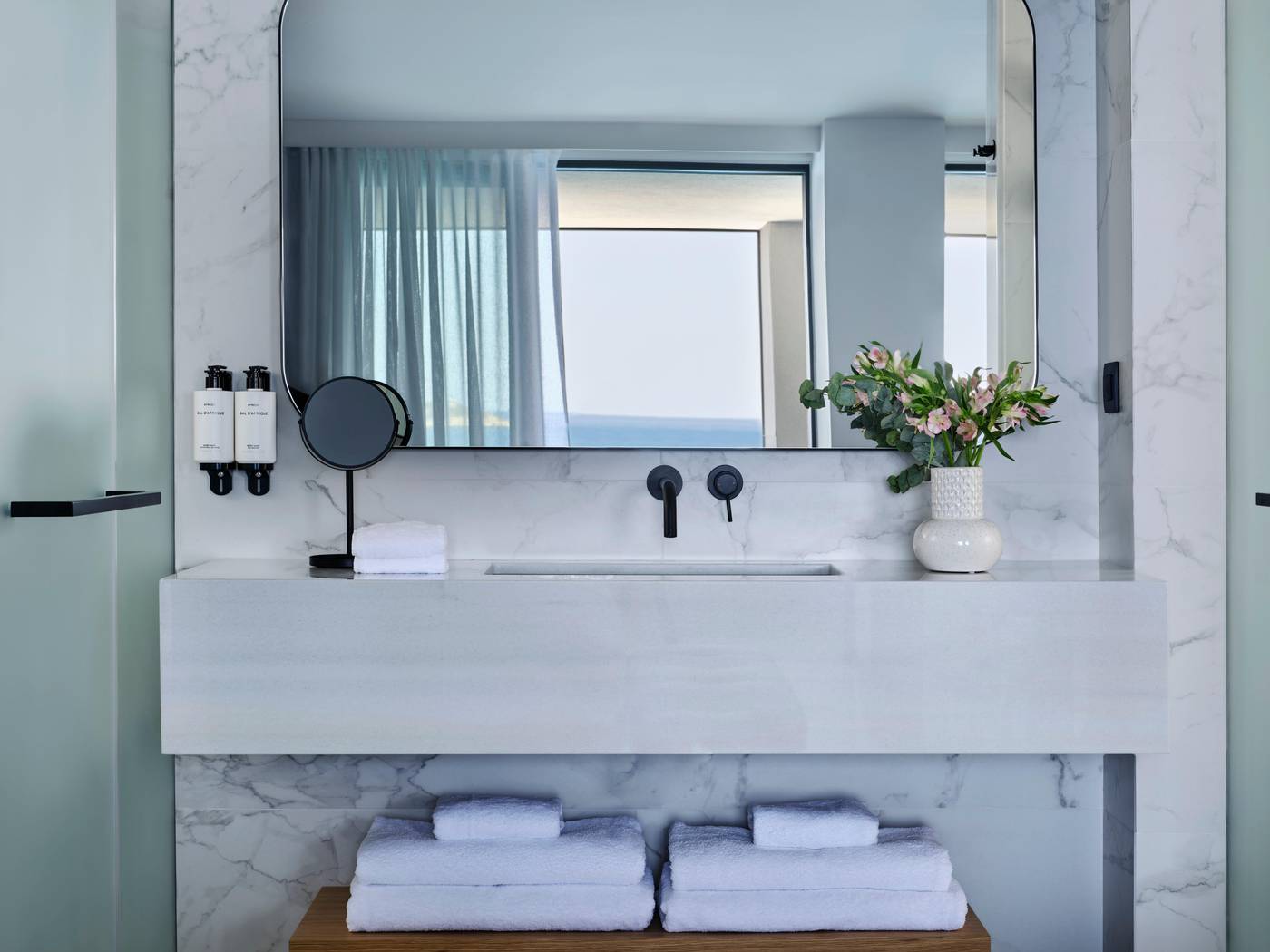 Avra-Collection-Hermes-Hotel-Room-42