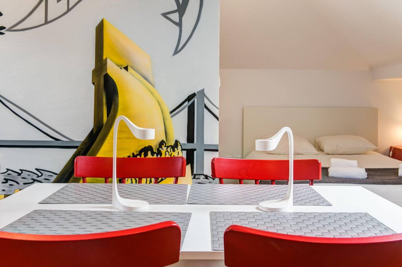 Home-Out-Rooms---Apartments-Room-119