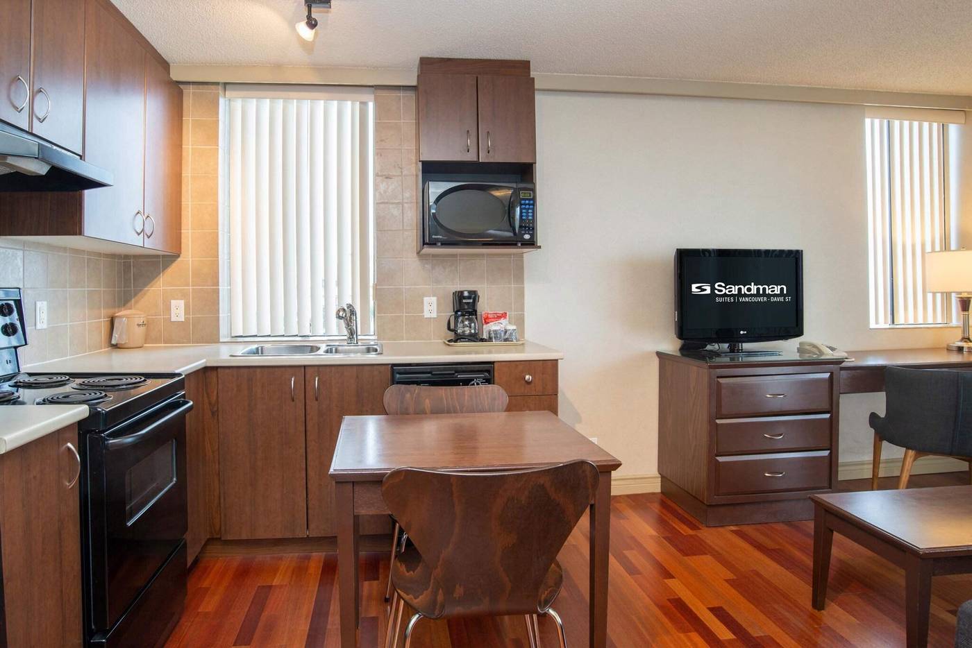 Sandman-Suites-Davie-Room-16