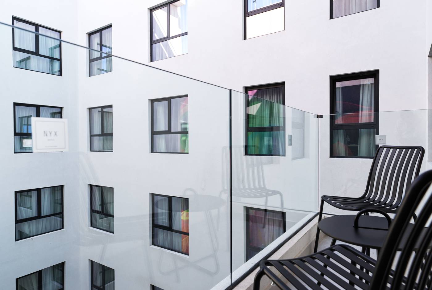 NYX-Esperia-Palace-Athens-by-Leonardo-Hotels-Room-4