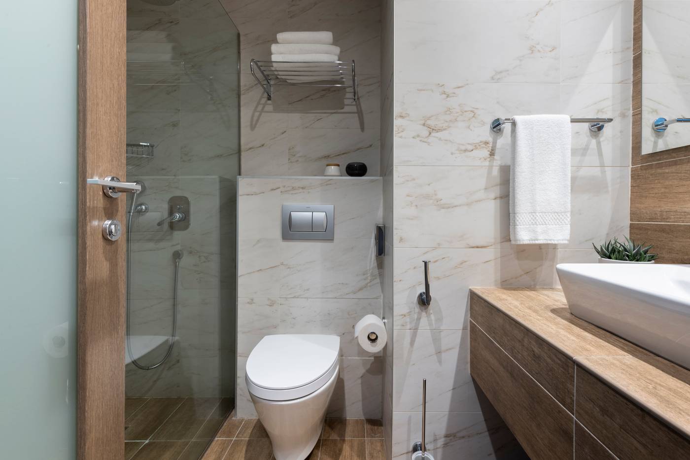 Waterfront-Hotel-Room-12