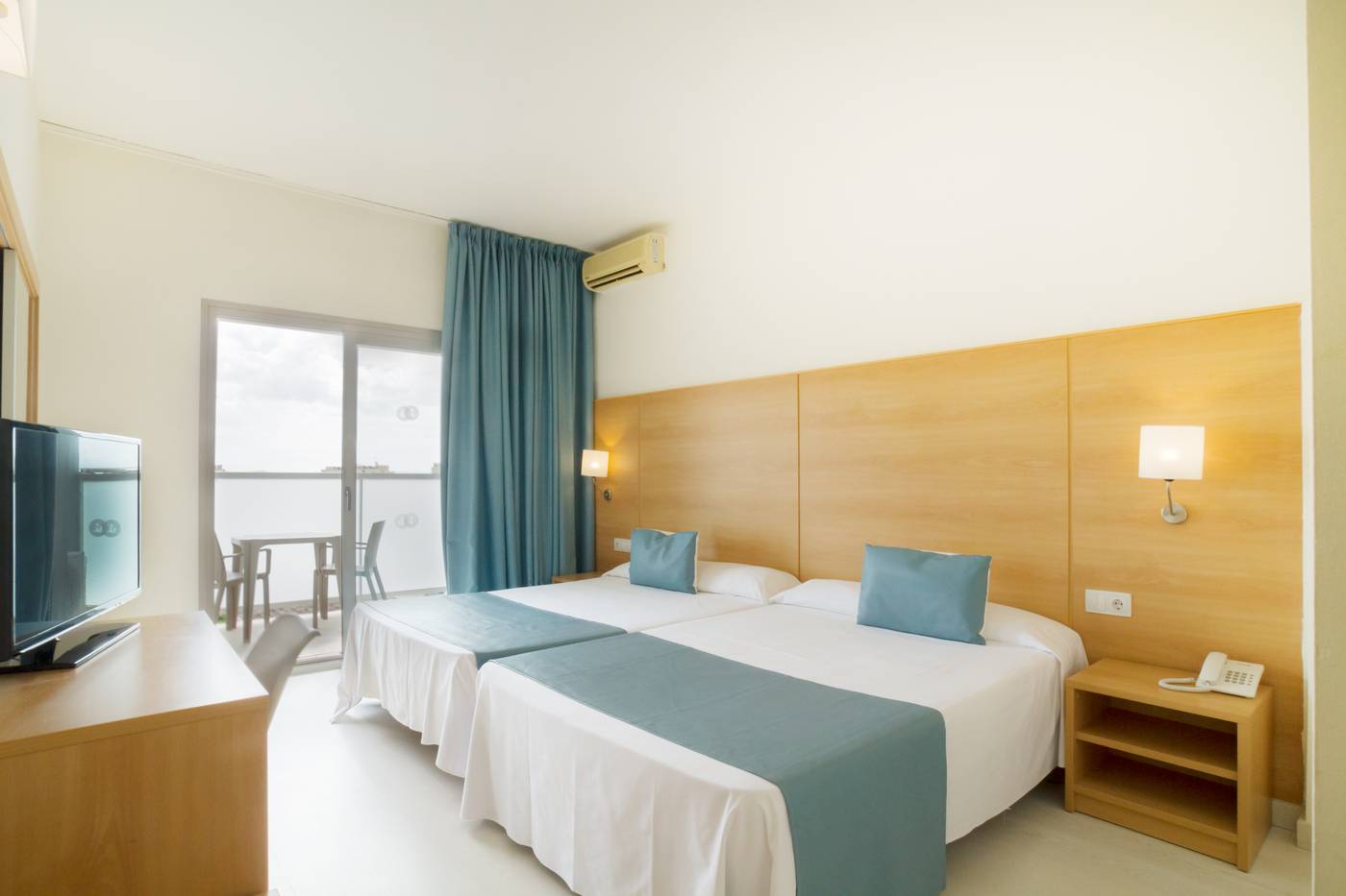 Ohtels-San-Salvador-Room-24