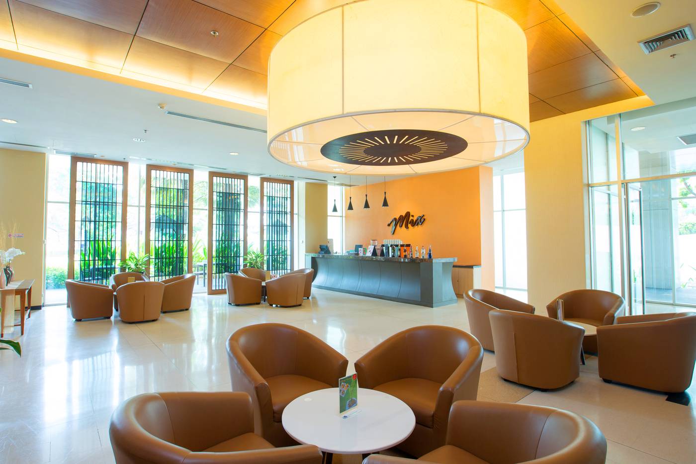 Centara-Life-Government-Complex-Hotel---Convention-Bar-13