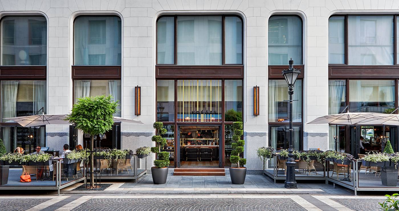 Four-Seasons-Hotel-Budapest-Terrace-1