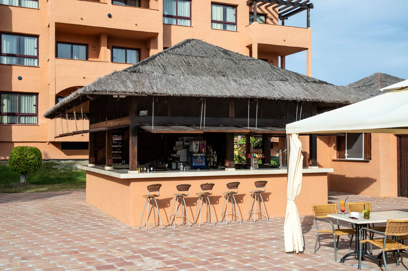 Hotel-OH-Nice-Caledonia-Bar-11