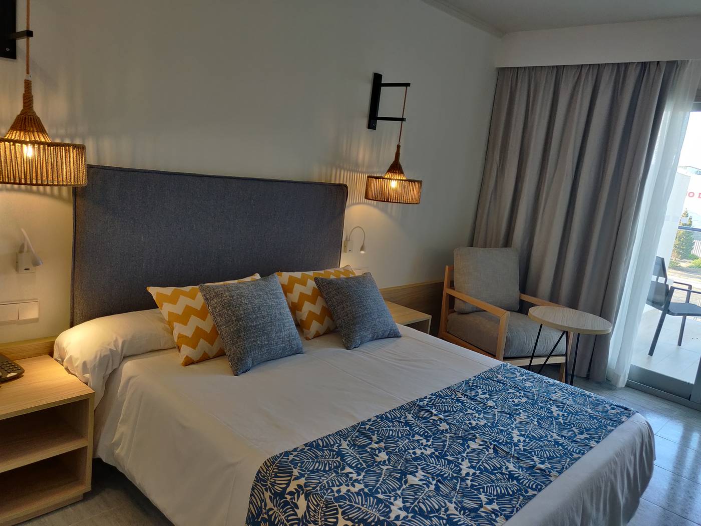 Cabogata-Garden-Room-22