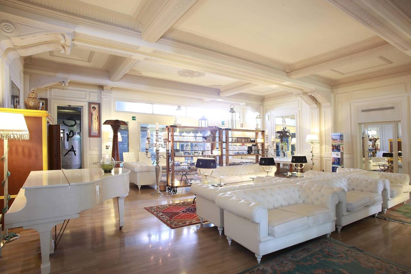 Columbia-Charming-Spa-Lobby-18