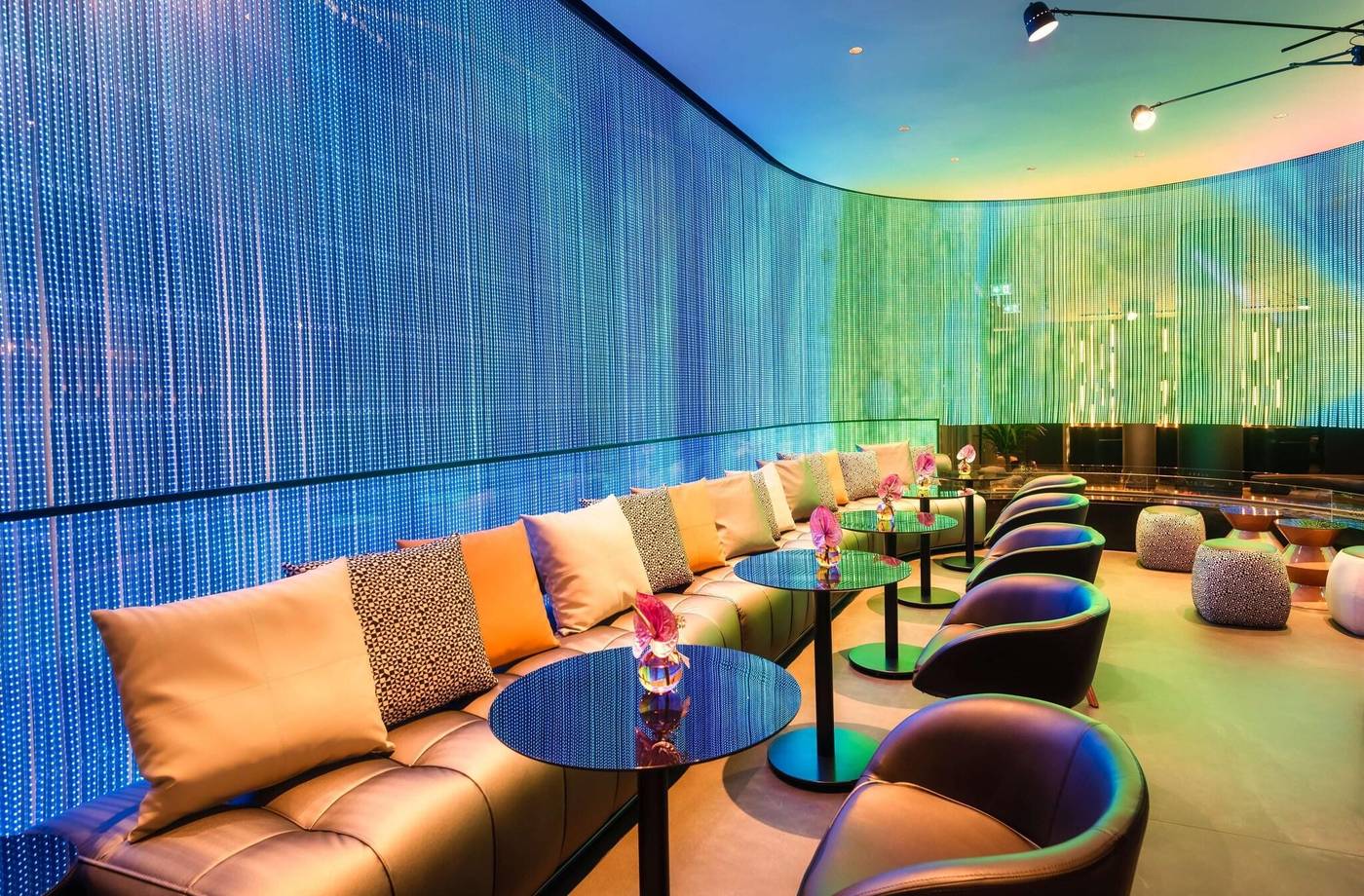 art-otel-Budapest-powered-by-Radisson-Hotels-Bar-19