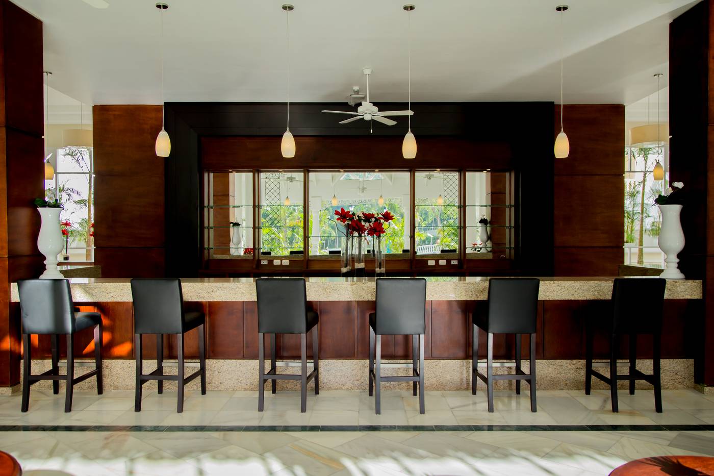 Luxury-Bahia-Principe-Runaway-Bay-All-Inclusive-Adults-Only-Bar-55