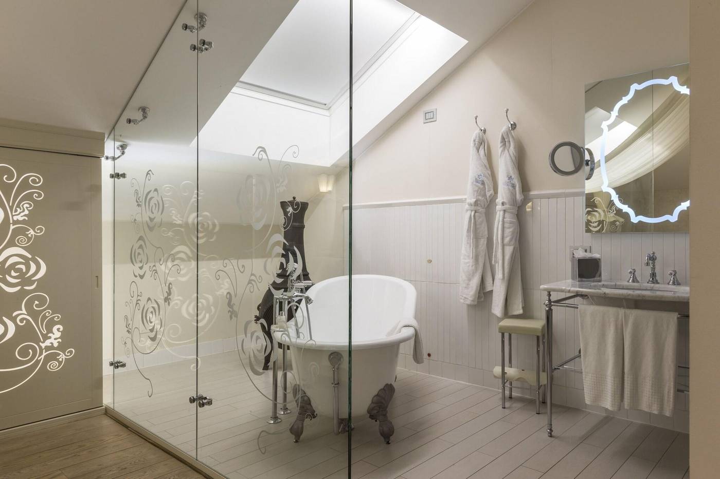 Chateau-Monfort-Room-35