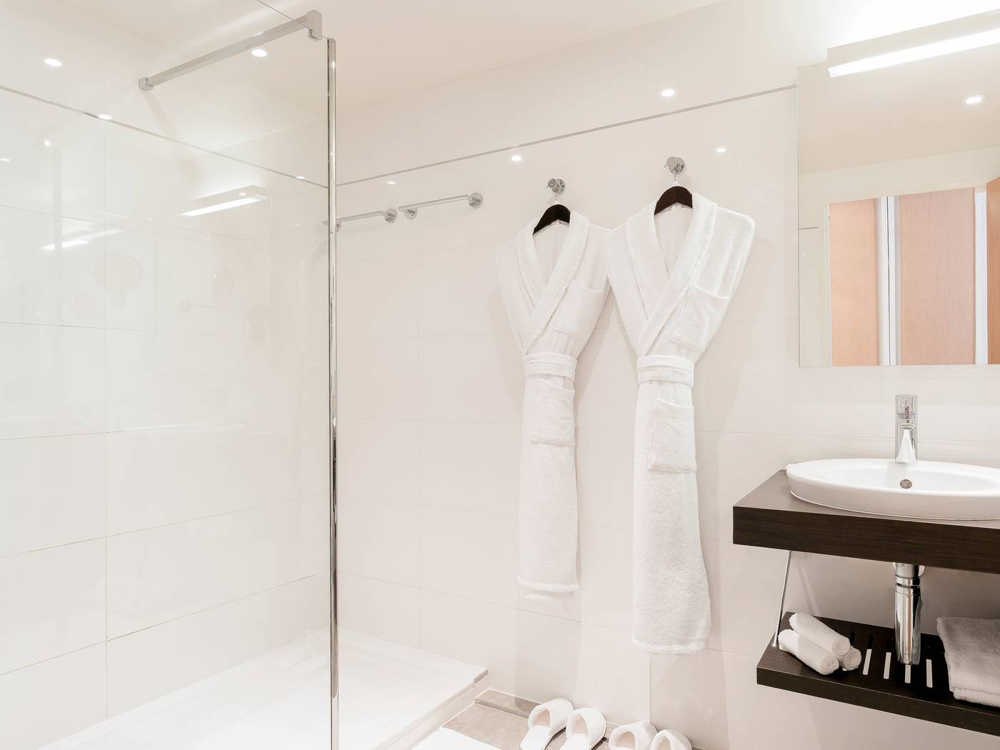 Hotel-Croisette-Beach-Cannes---Mgallery-Room-50