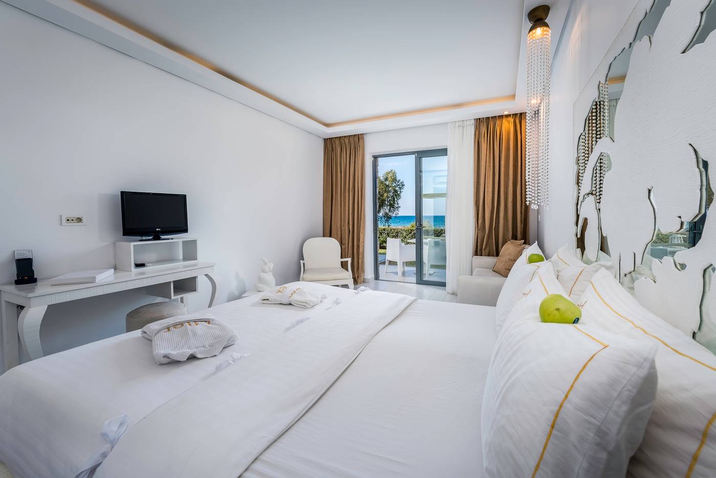 Diamond-Deluxe-Room-27