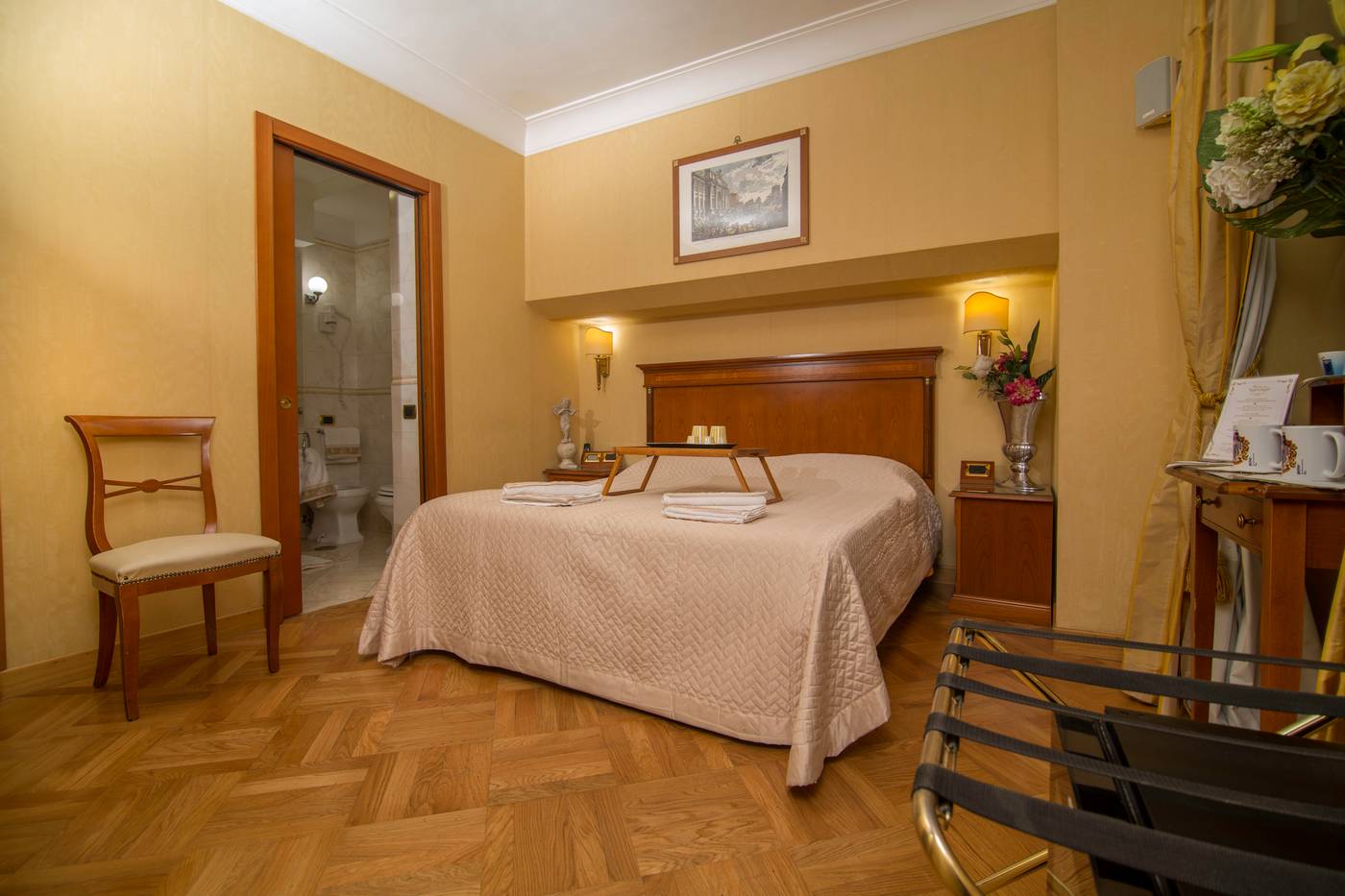 Luxury-Rooms-H-2000-Roma-Room-12