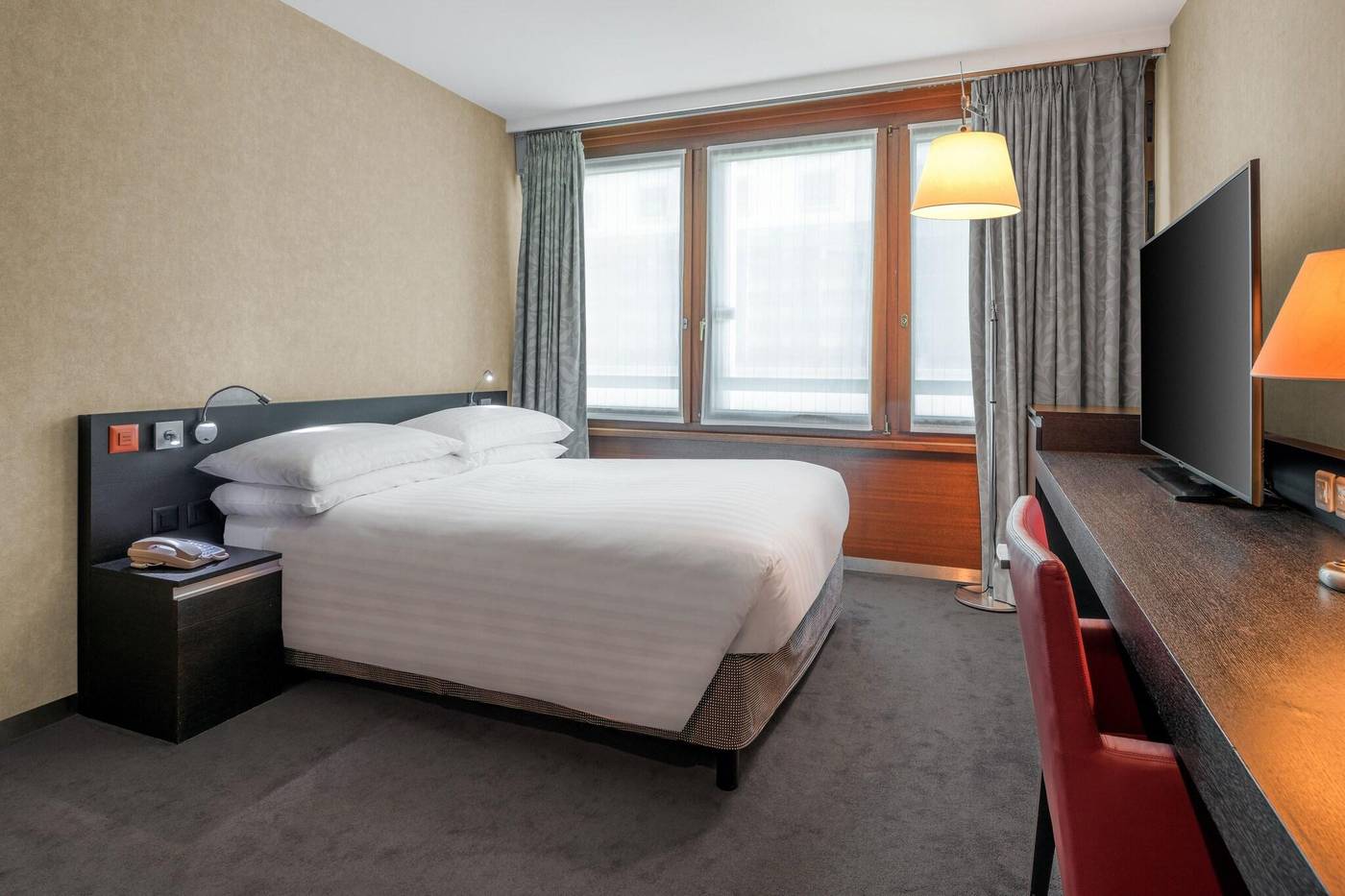 Hilton-Geneva-Hotel---Conference-Centre-Room-39