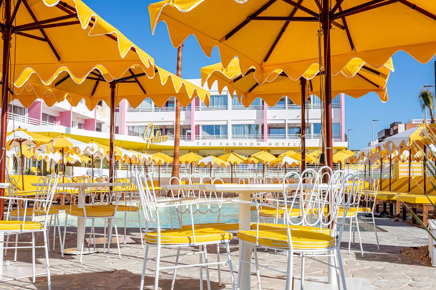 Estudios-Tropicana-Pool-64