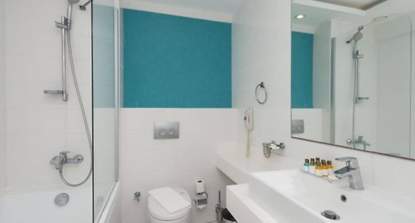 Bendis-Beach-Room-15