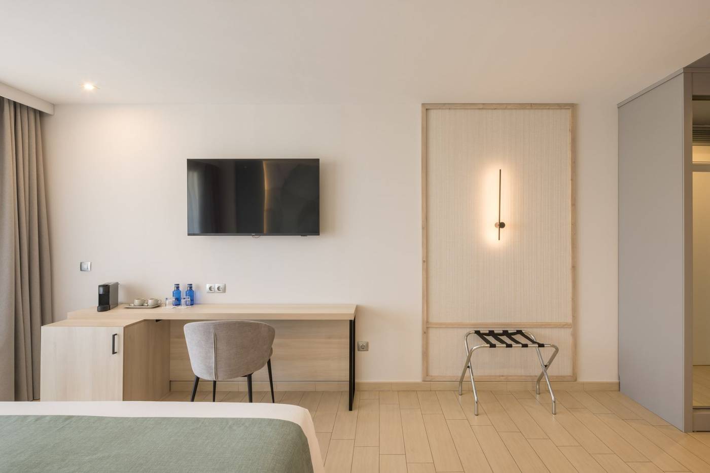 AR-Diamante-Beach-Room-20