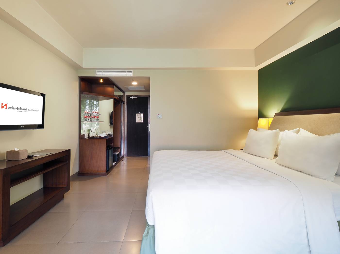 Swiss-Belhotel Rainforest-Indonesia-KUTA-Room-5
