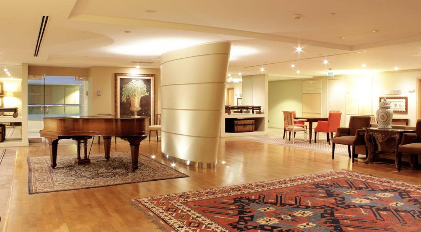 Royal-Savoy-Lobby-50