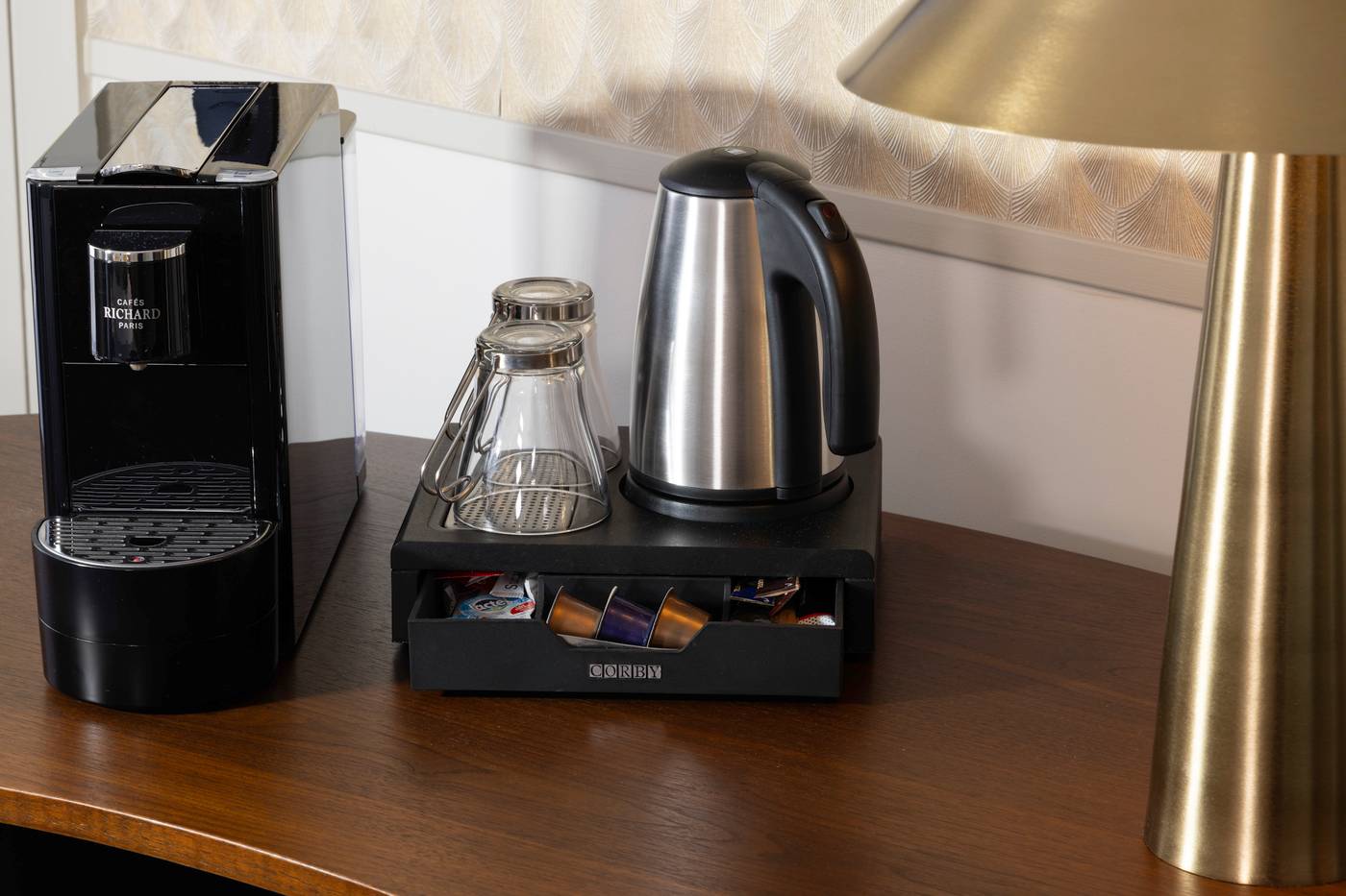 Hotel-Elysees-Bassano-Room-11