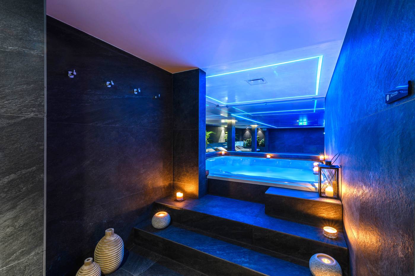 Ajax-Hotel-Sports-and-Entertainment-53