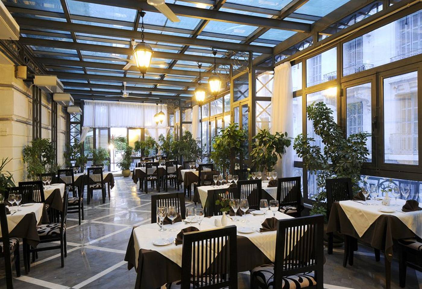 Majestic-Restaurant-10