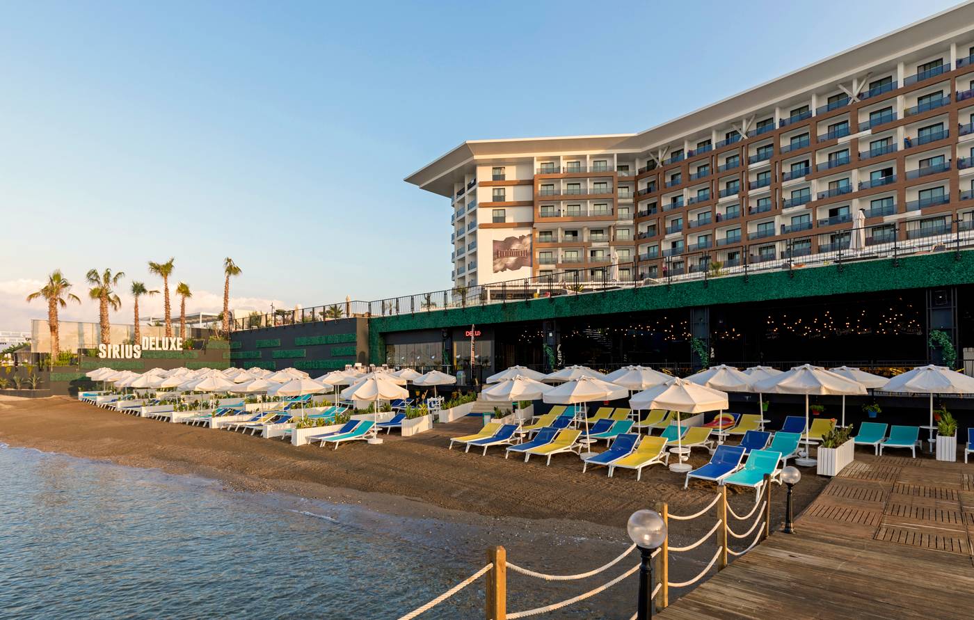 Sirius-Deluxe-Hotel-Beach-8