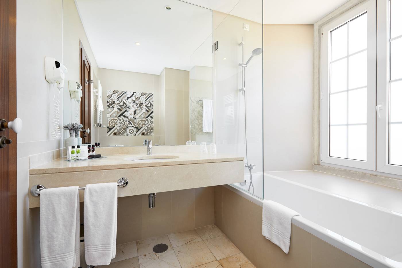 Pateo-dos-Solares-Charm-Hotel-Room-23