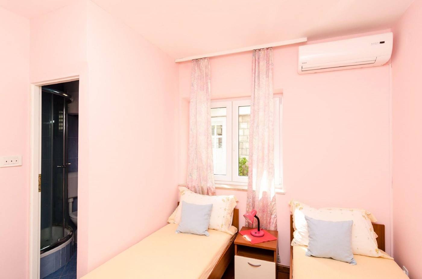 Guest-House-Cuk-Room-27