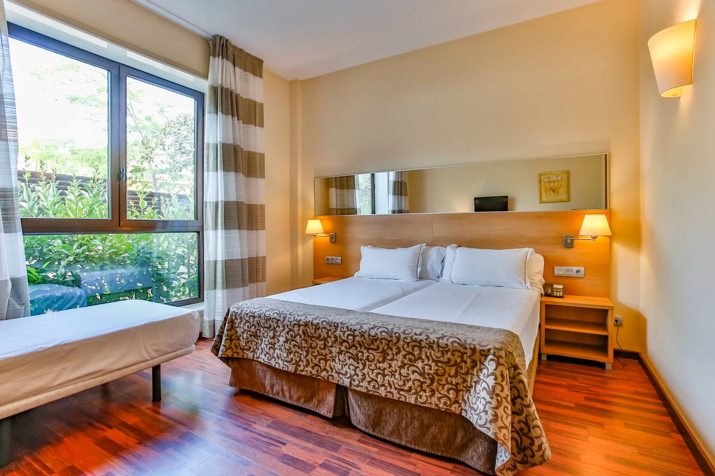 Desitges-Room-13