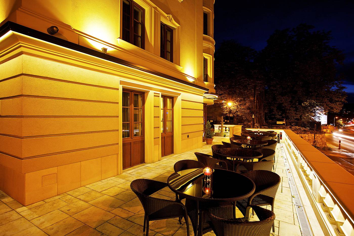 Gold-Hotel-Budapest-Terrace-58