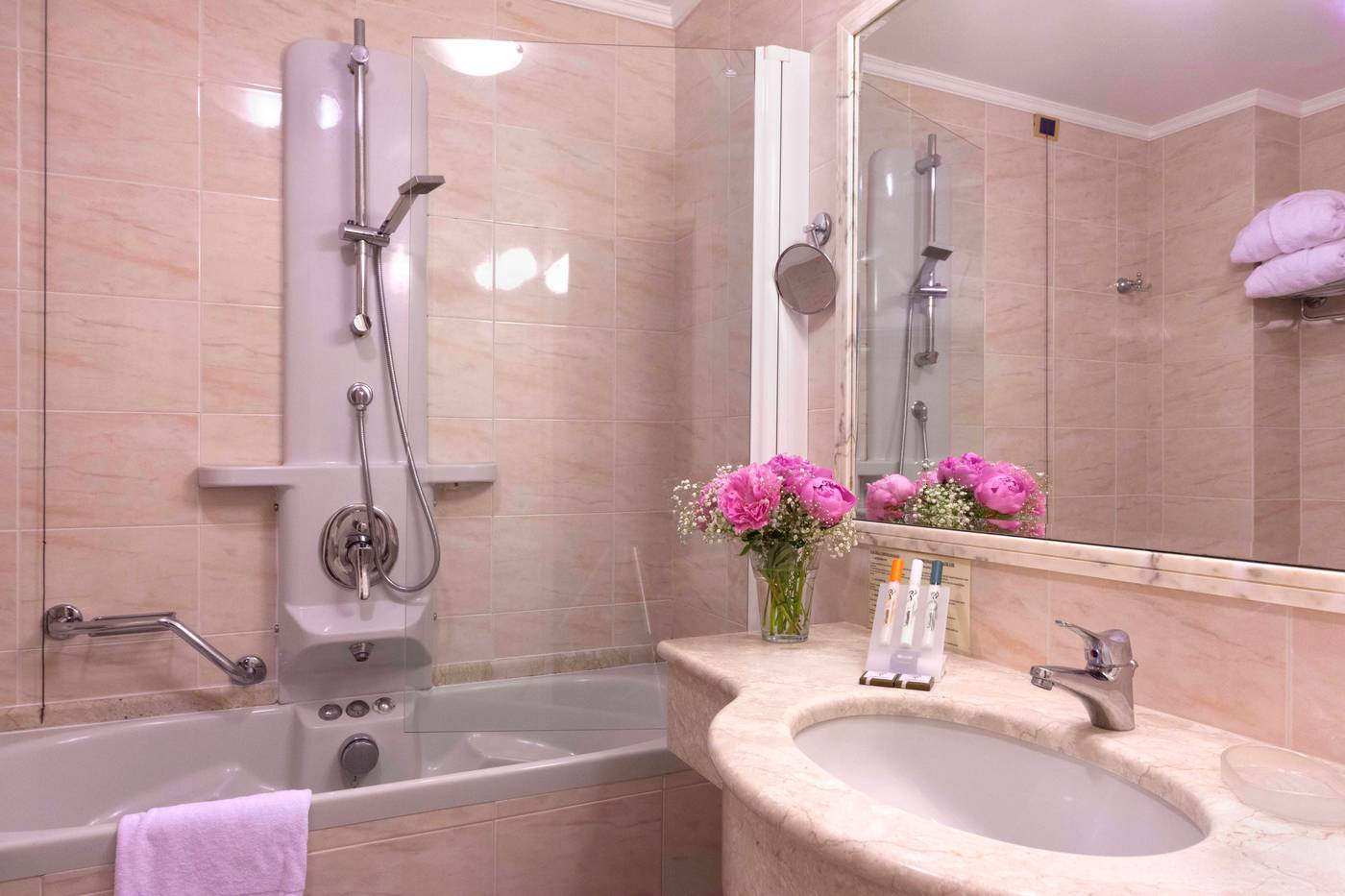 Grand-Villa-Politi-Room-30