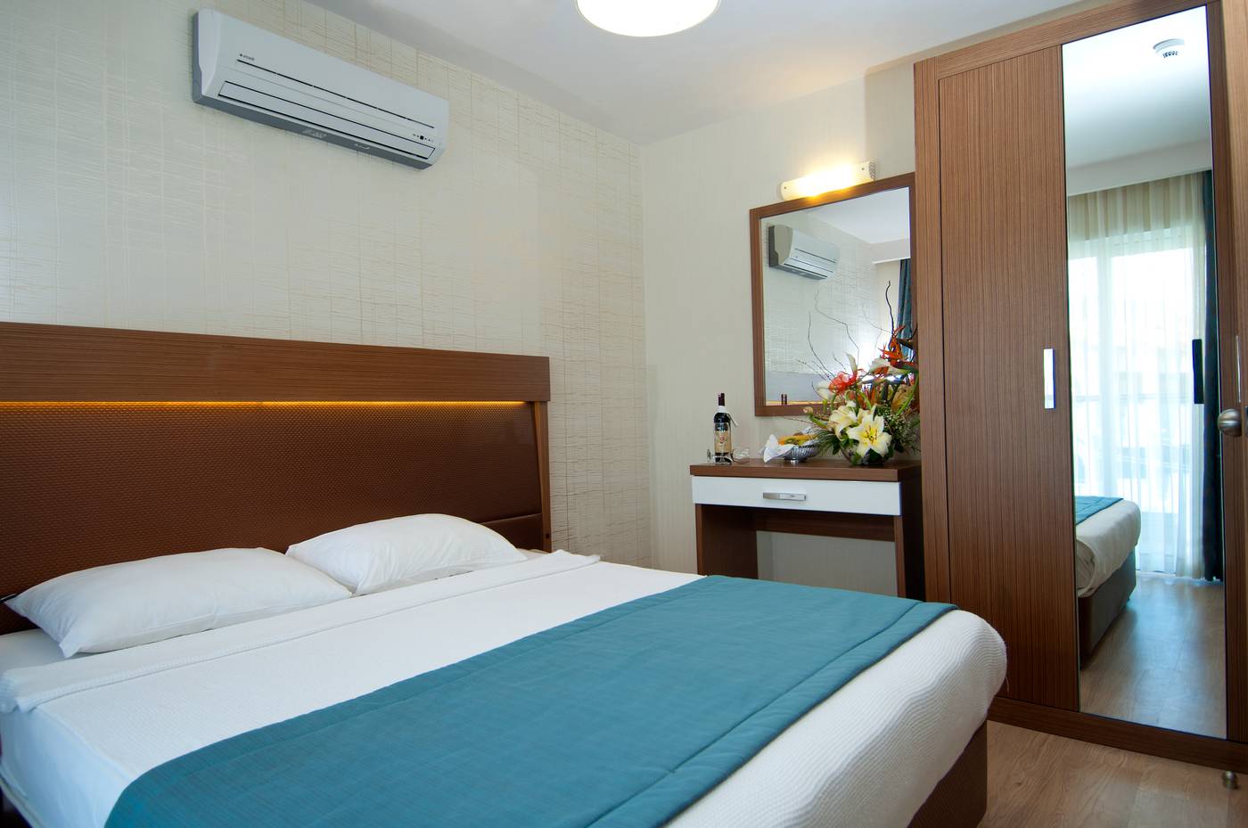 Supreme-Hotel-Room-16