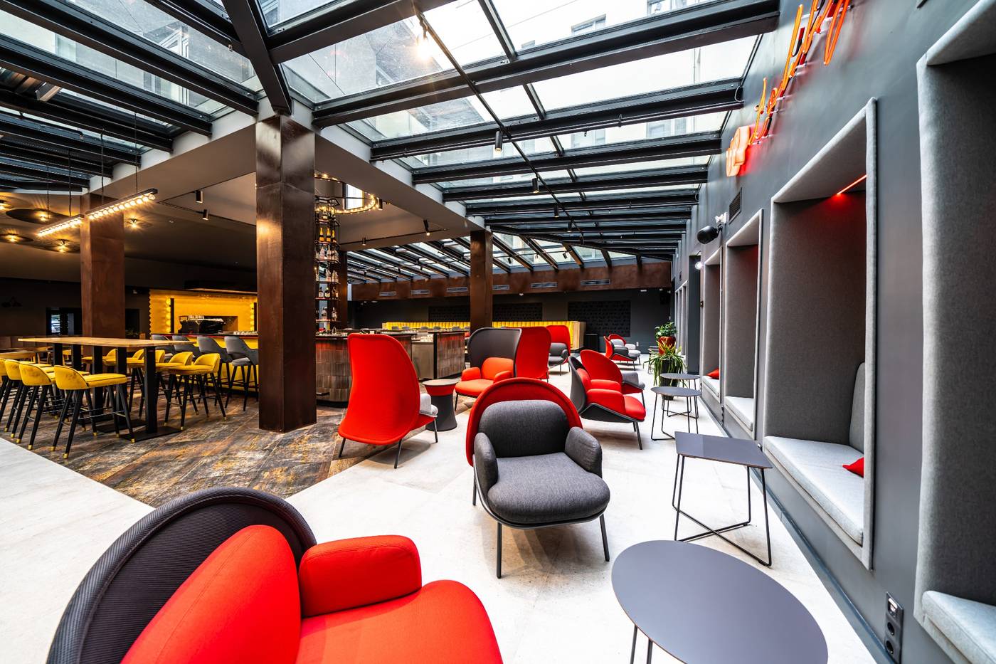 Up-Hotel-Budapest-Lobby-12