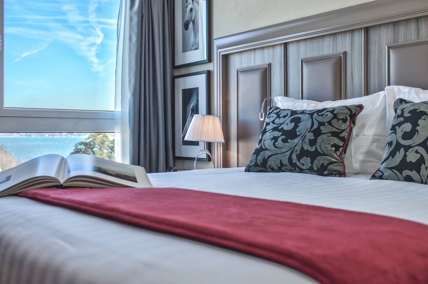 Drake-Longchamp-Room-17