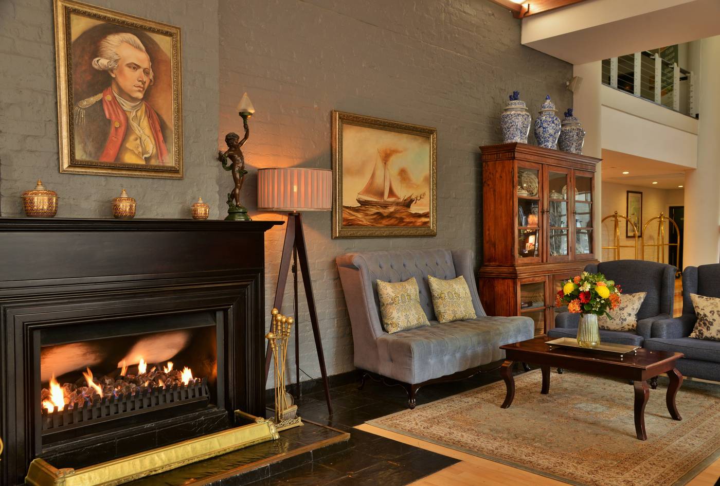 The-Commodore-Bar-15