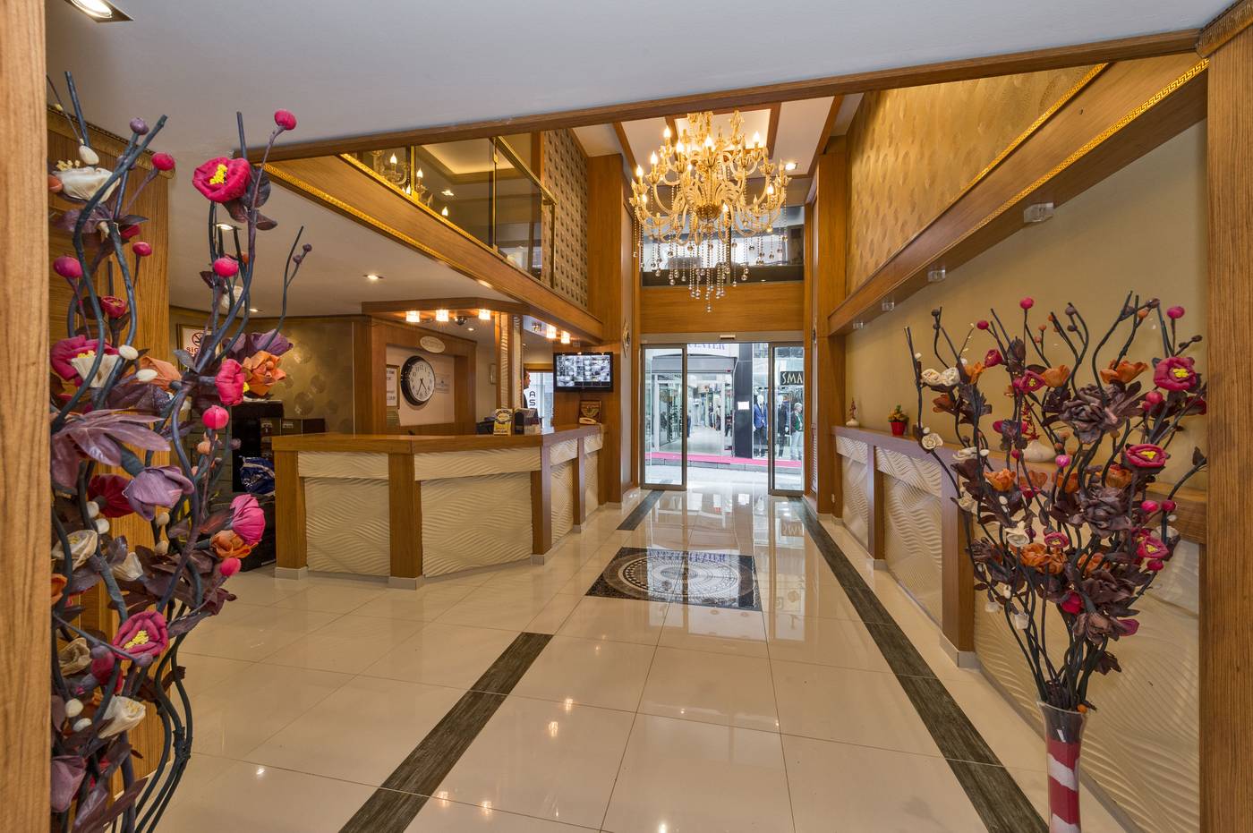 Selenay-Hotel-Lobby-2