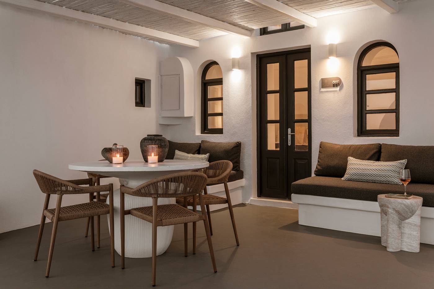 Aqua-Luxury-Suites-Room-52