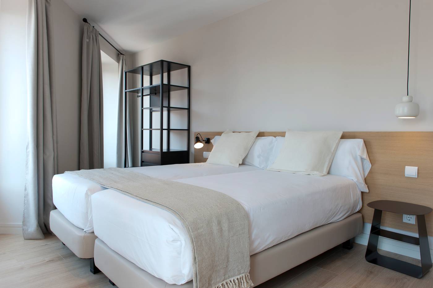 MH-Apartments-Central-Madrid-Room-15