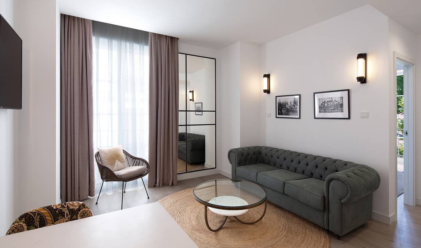 Atocha-Hotel-Madrid--Tapestry-Collection-by-Hilton-Room-5