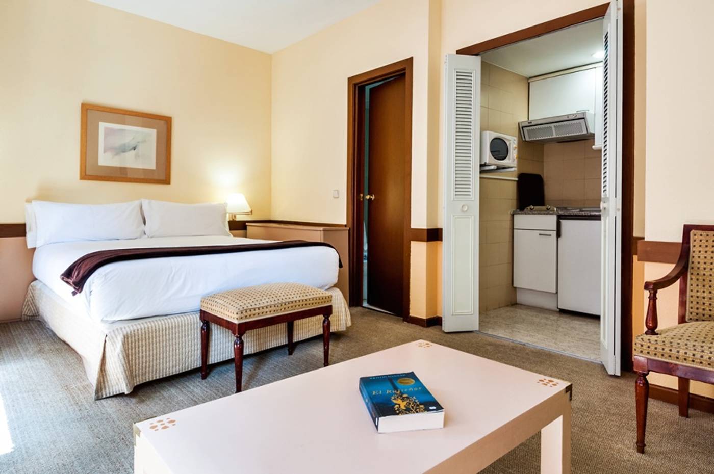 Espahotel-Plaza-Basilica-Room-6