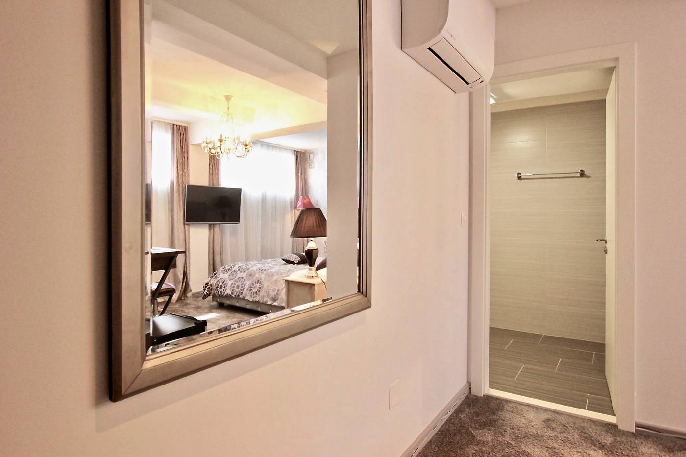 Prima-Luce-Downtown-Room-34