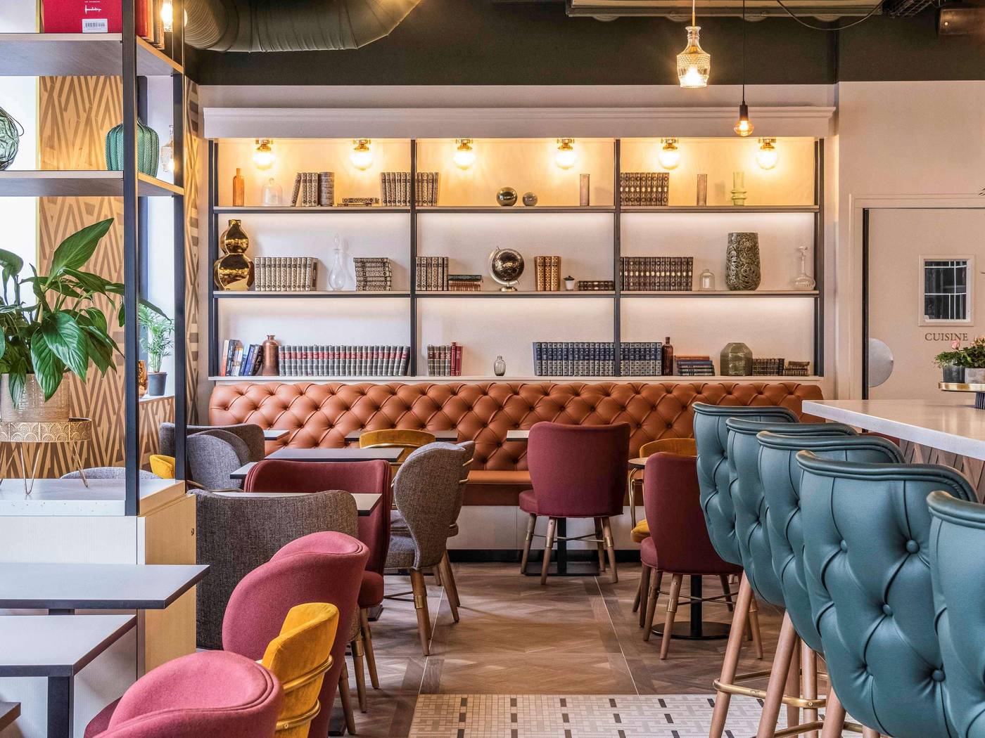 Hotel-Mercure-Paris-Bercy-Bibliotheque-Restaurant-6