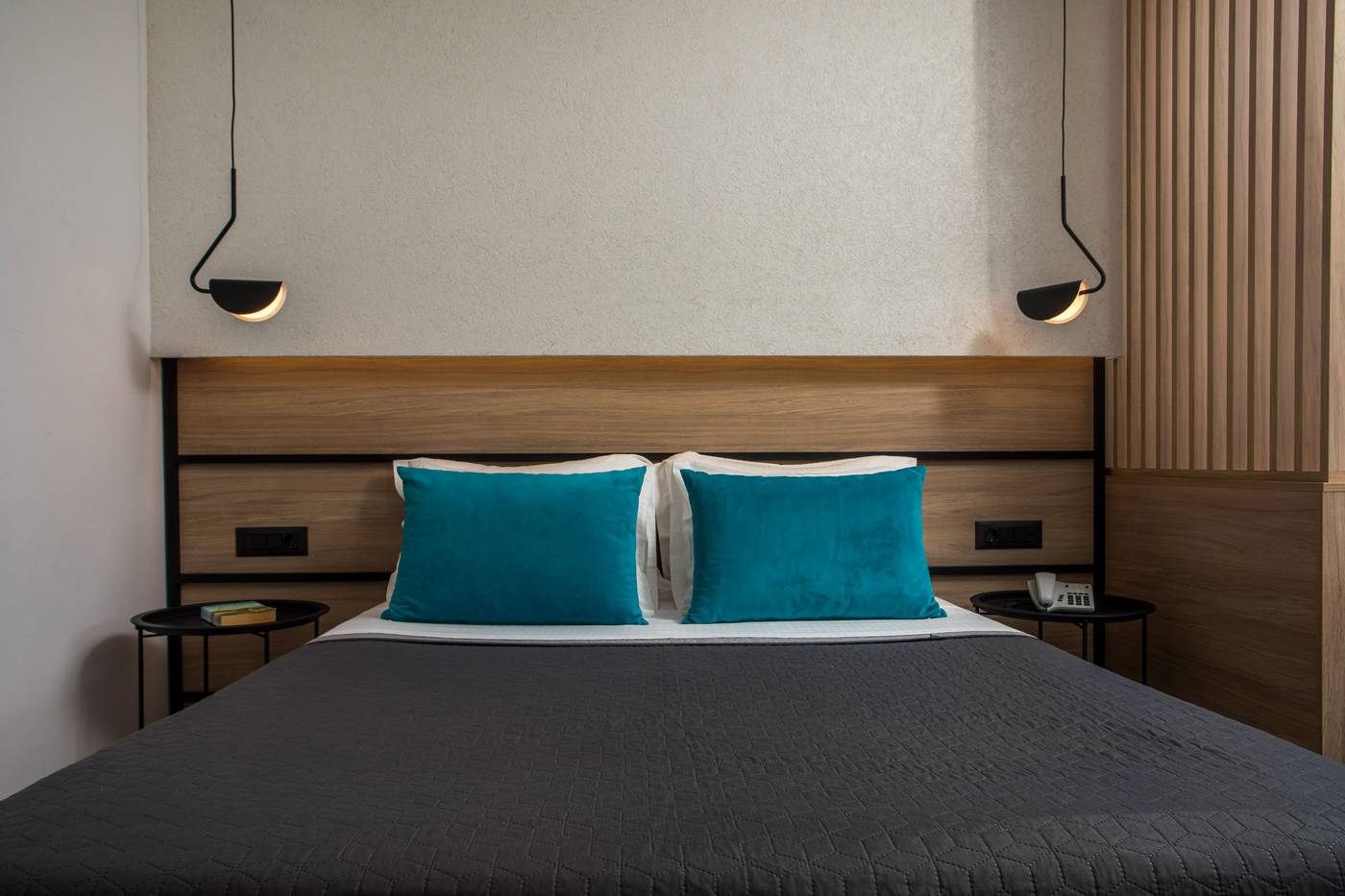 Zoes-Hotel-Room-44