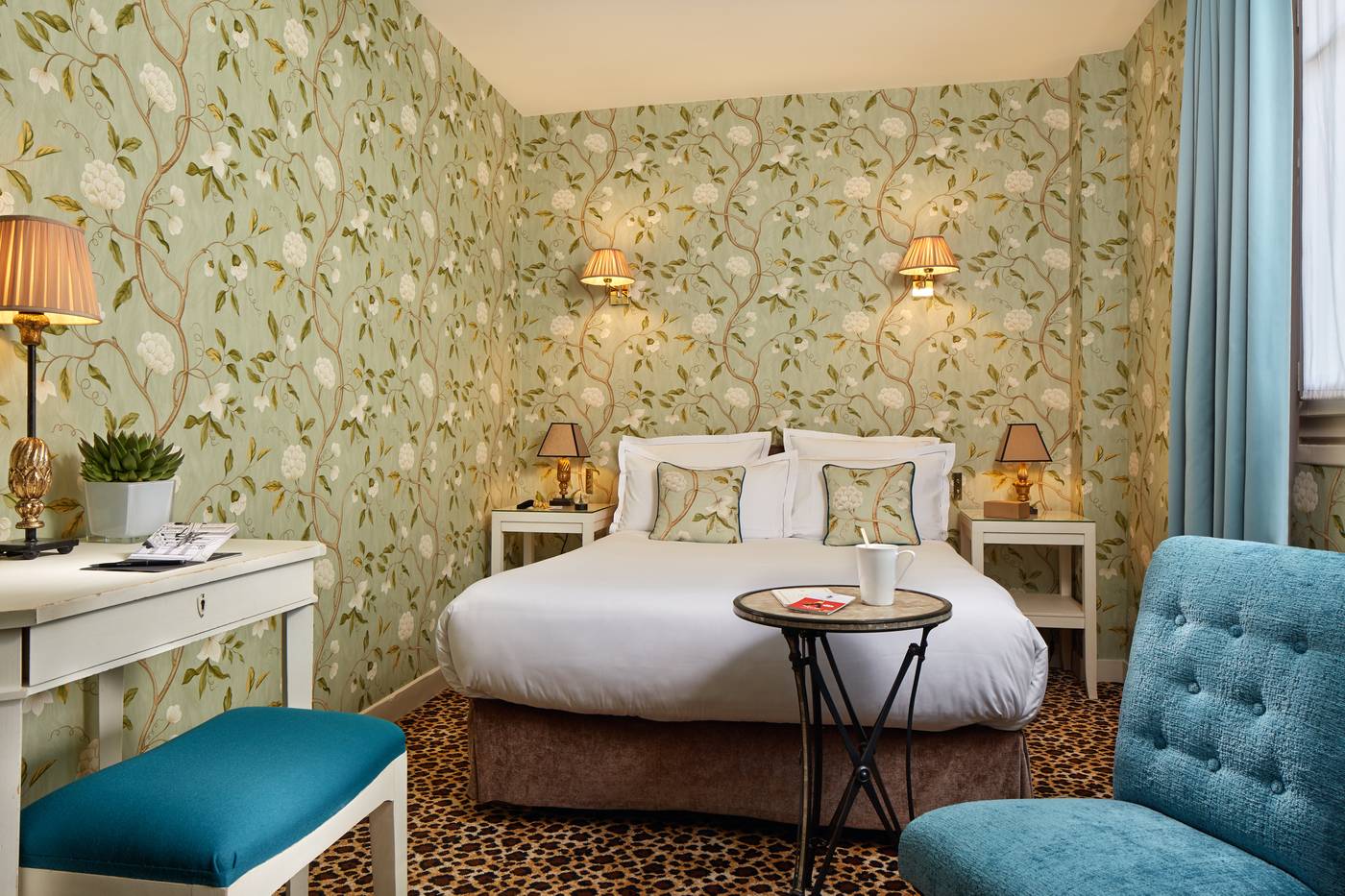 West-end-Paris-Room-42